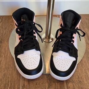 Mens Nike Air Jordan 1 Mid Hightop